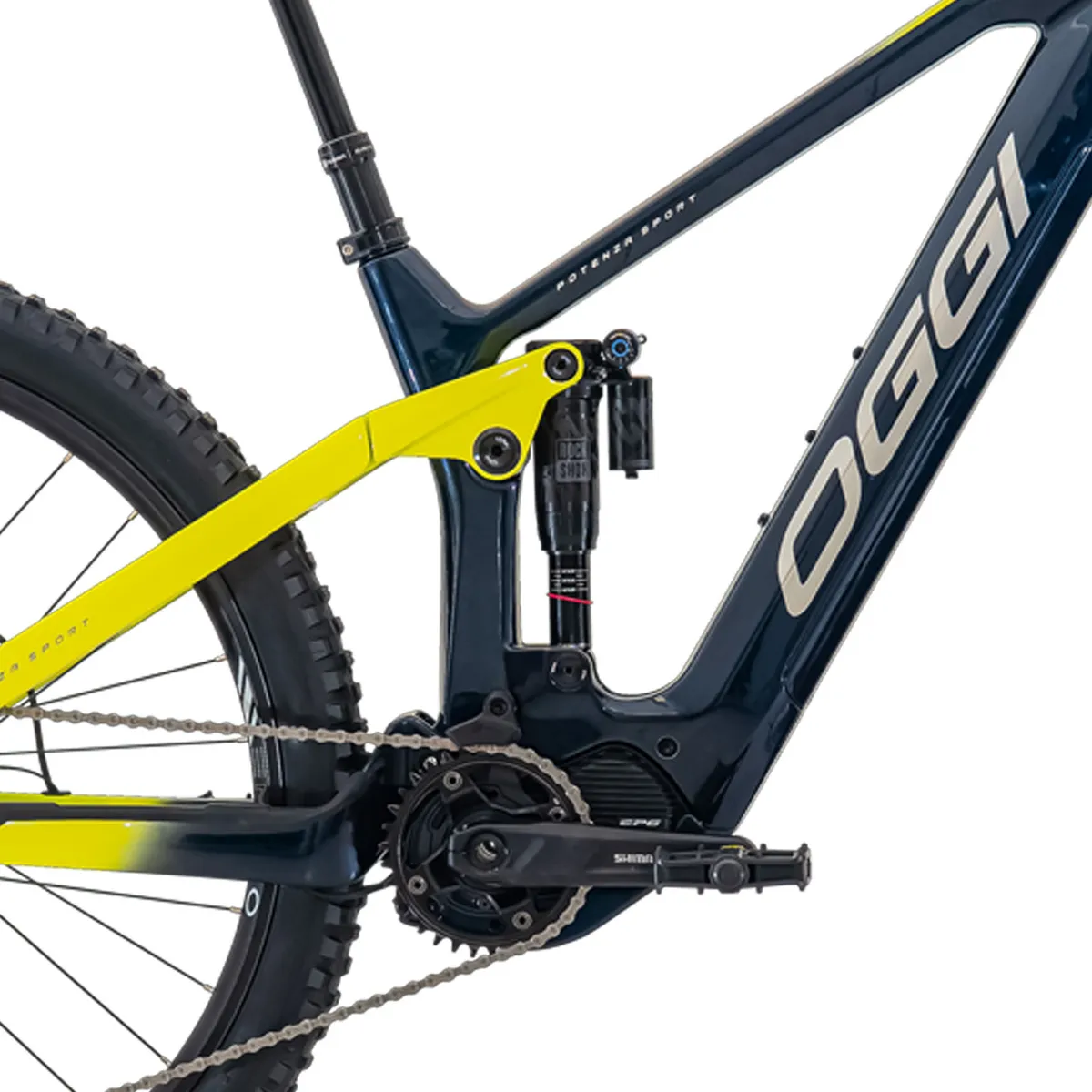 Oggi Potenza Sport 2025 vista lateral completa — e-MTB full suspension carbono com RockShox Domain RC e Shimano Deore 12v