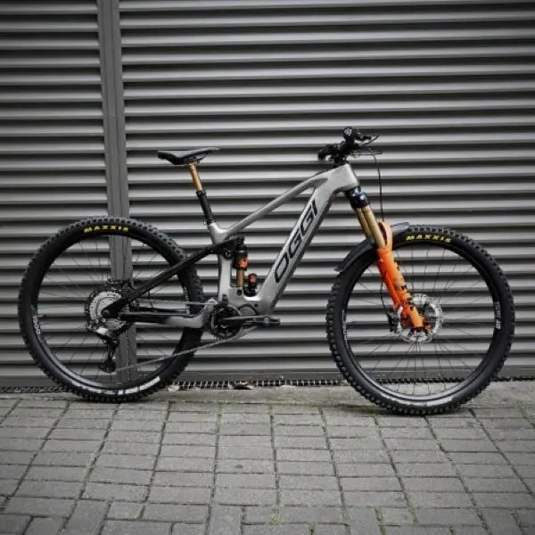 Câmbio eletrônico Shimano XT Di2 M8150 12v na Oggi Potenza Pro — detalhe do sistema de transmissão