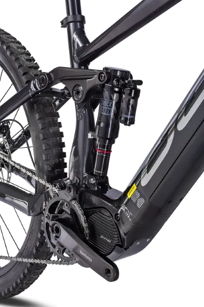 Vista completa da Oggi Forza 2025 grafite e preta — quadro alumínio full suspension 160mm e pneus Maxxis Kevlar