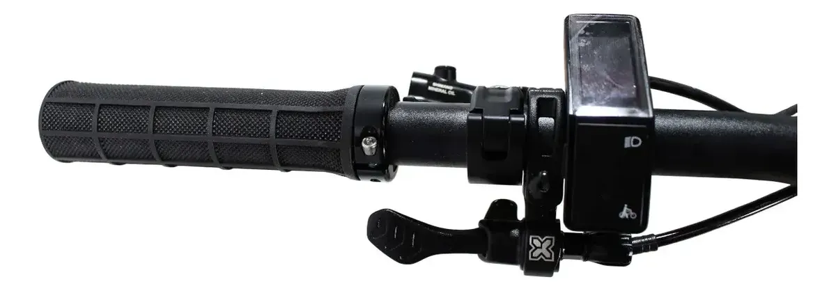 Pneu Maxxis Assegai 29x2.50 Kevlar dianteiro e Minion DHR II traseiro da Oggi Razzo T-130