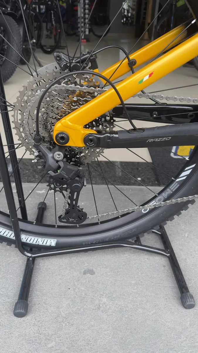 Display OGGI TFT 1.14 colorido com 5 níveis de assistência e guidão alumínio EXO 35mm